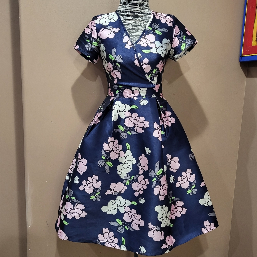 *3/$30 Sale* Structured Fit & Flare Blue Floral Dress sz S